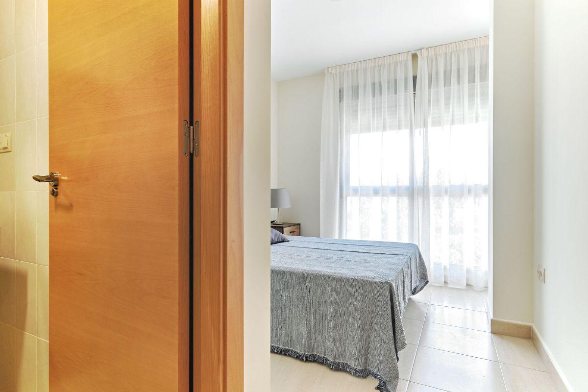 Apartamento de obra nueva en San Miguel de Salinas con piscina y vistas