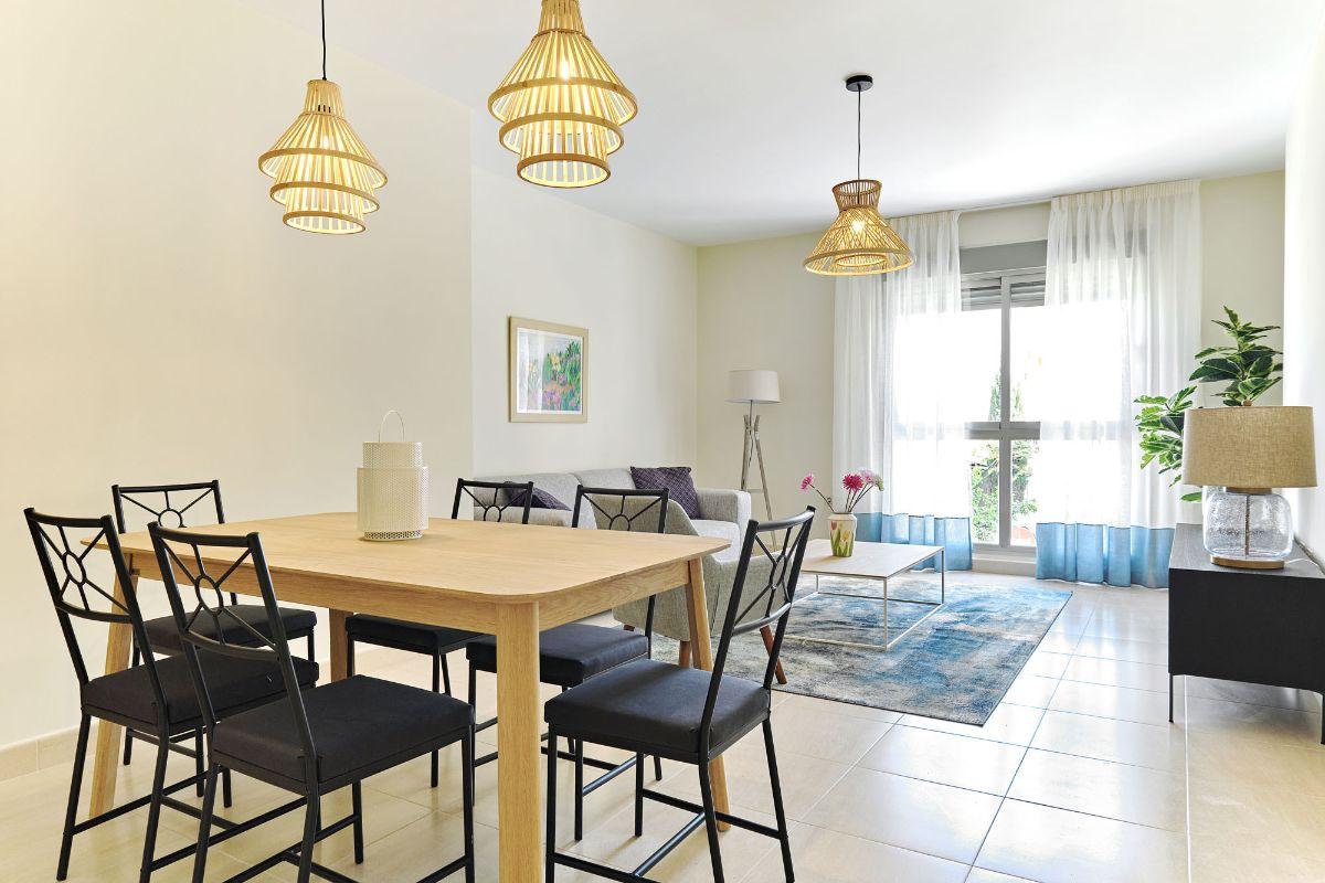 Apartamento de obra nueva en San Miguel de Salinas con piscina y vistas
