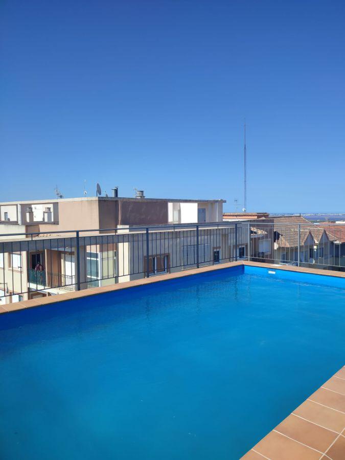 Apartamento de obra nueva en San Miguel de Salinas con piscina y vistas