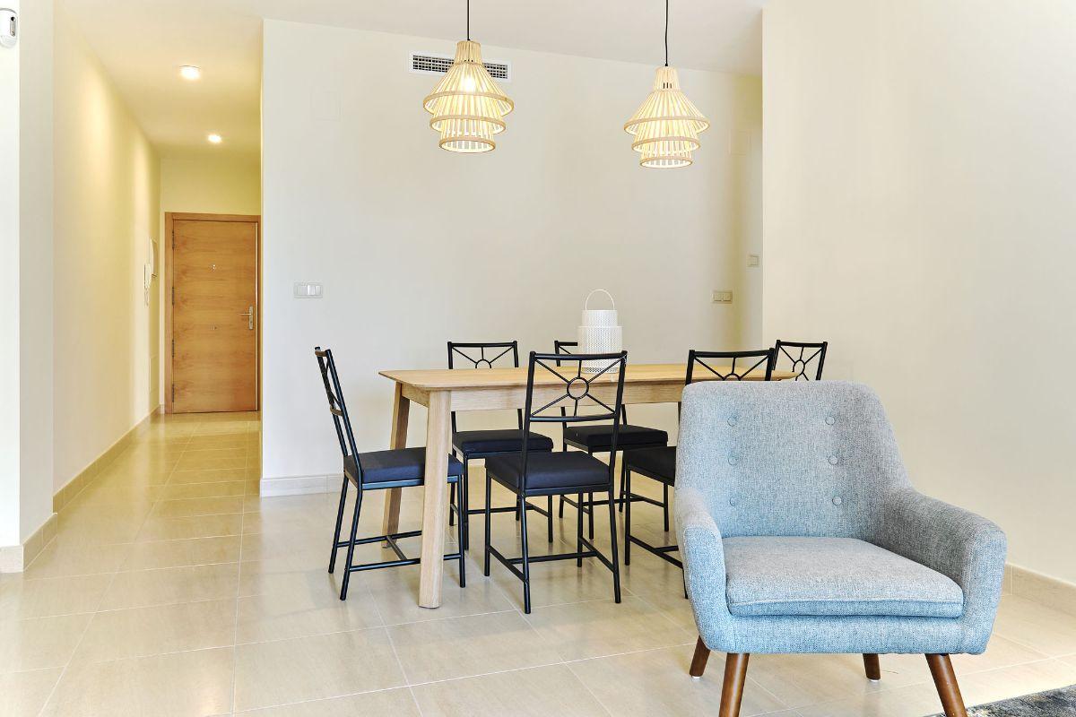 Apartamento de obra nueva en San Miguel de Salinas con piscina y vistas