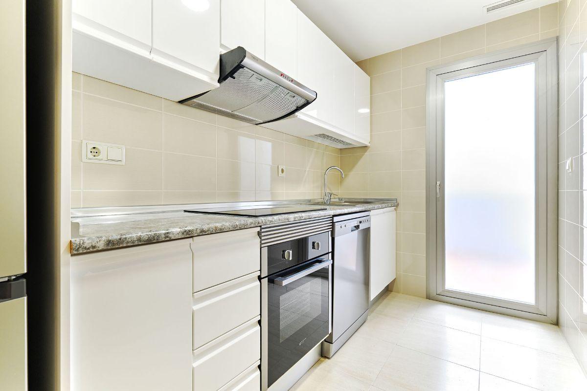 Apartamento de obra nueva en San Miguel de Salinas con piscina y vistas