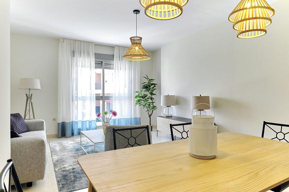 Apartamento de obra nueva en San Miguel de Salinas con piscina y vistas