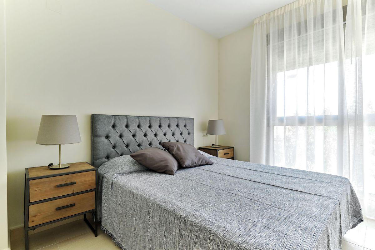 Apartamento de obra nueva en San Miguel de Salinas con piscina y vistas