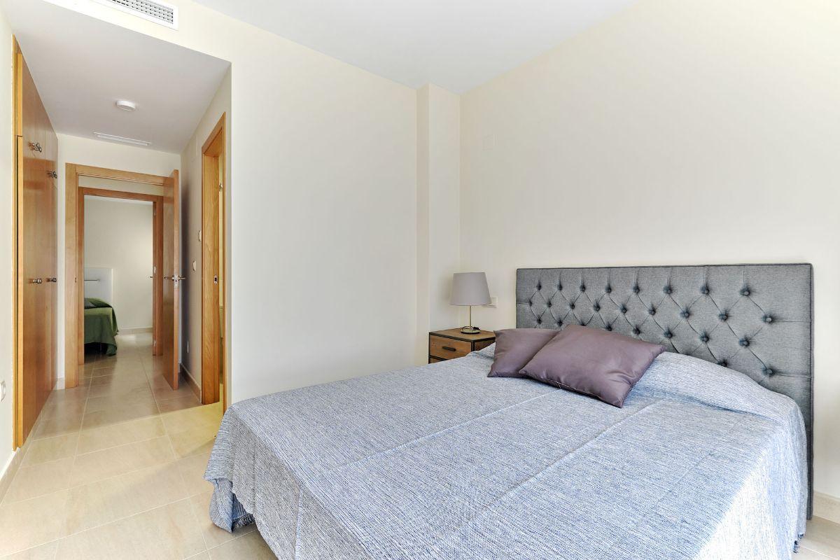 Apartamento de obra nueva en San Miguel de Salinas con piscina y vistas