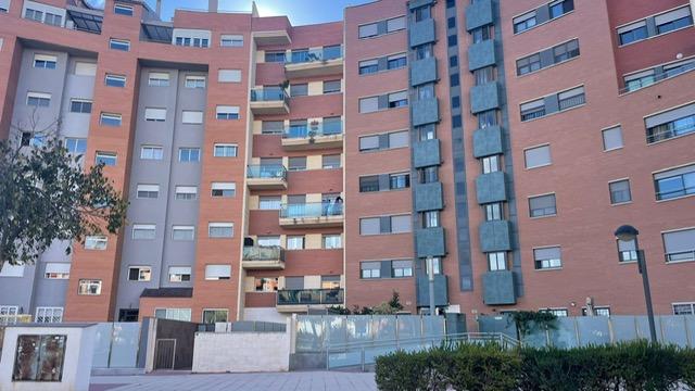 Apartamento moderno en Juan de Borbón con terraza y garaje — 2 dorm.