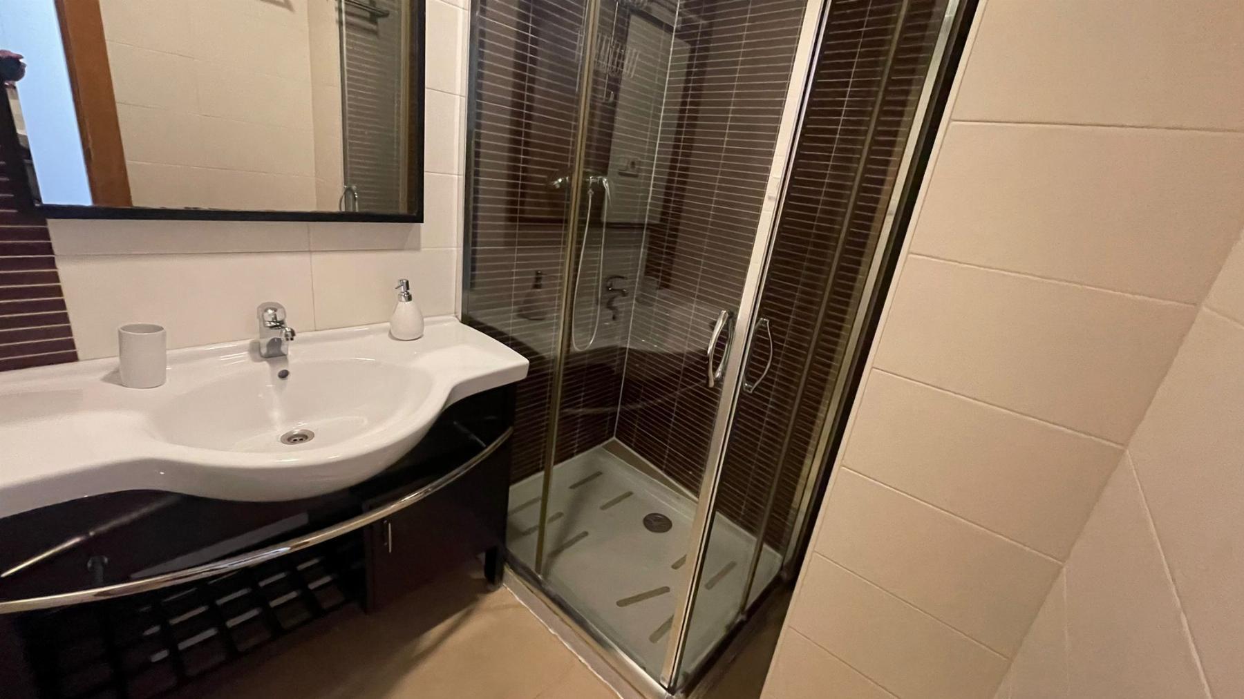 Apartamento moderno en Juan de Borbón con terraza y garaje — 2 dorm.