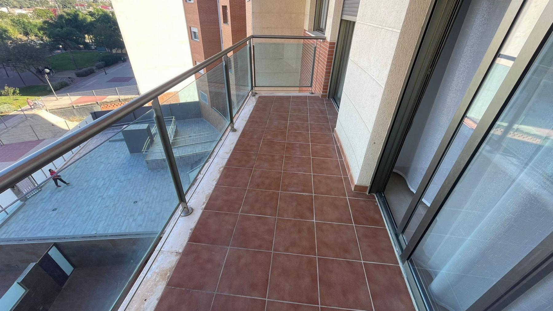 Apartamento moderno en Juan de Borbón con terraza y garaje — 2 dorm.