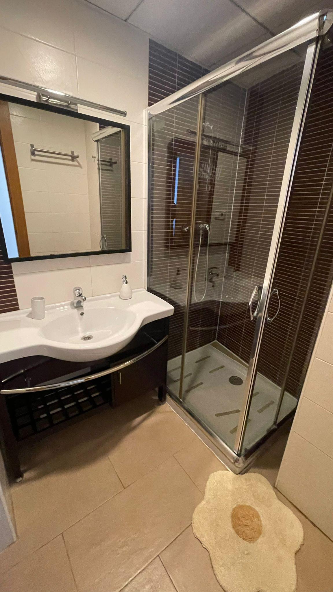 Apartamento moderno en Juan de Borbón con terraza y garaje — 2 dorm.