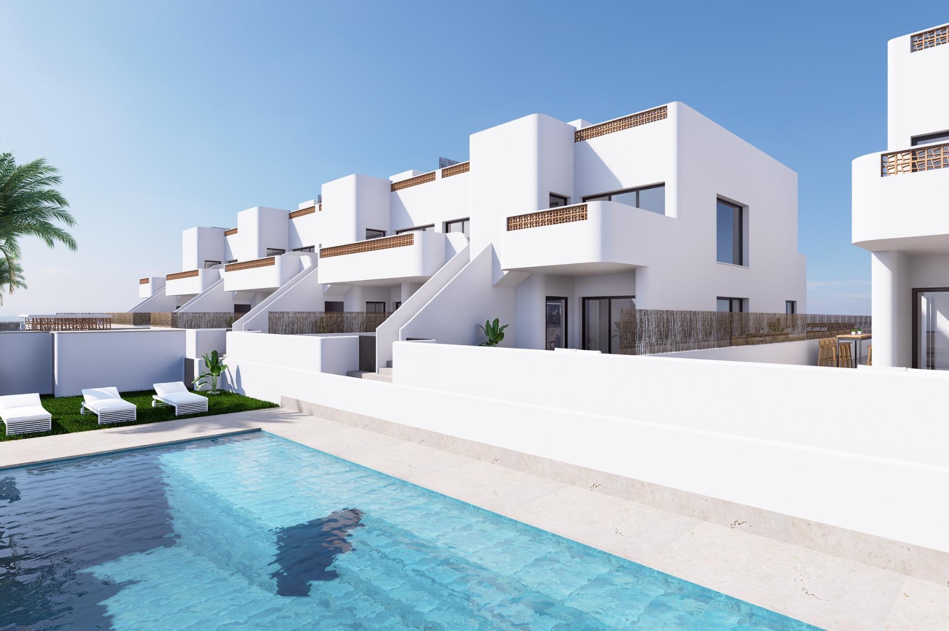 Obra Nueva: Chalet con Piscina Privada en Dolores, Alicante — 3 Dorm.