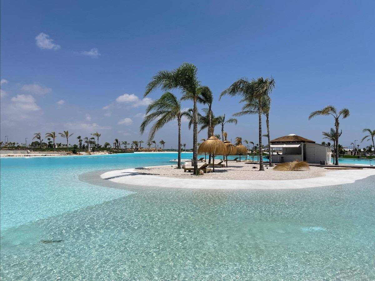 Villa obra nueva con piscina en Los Alcázares — 3 dorm.