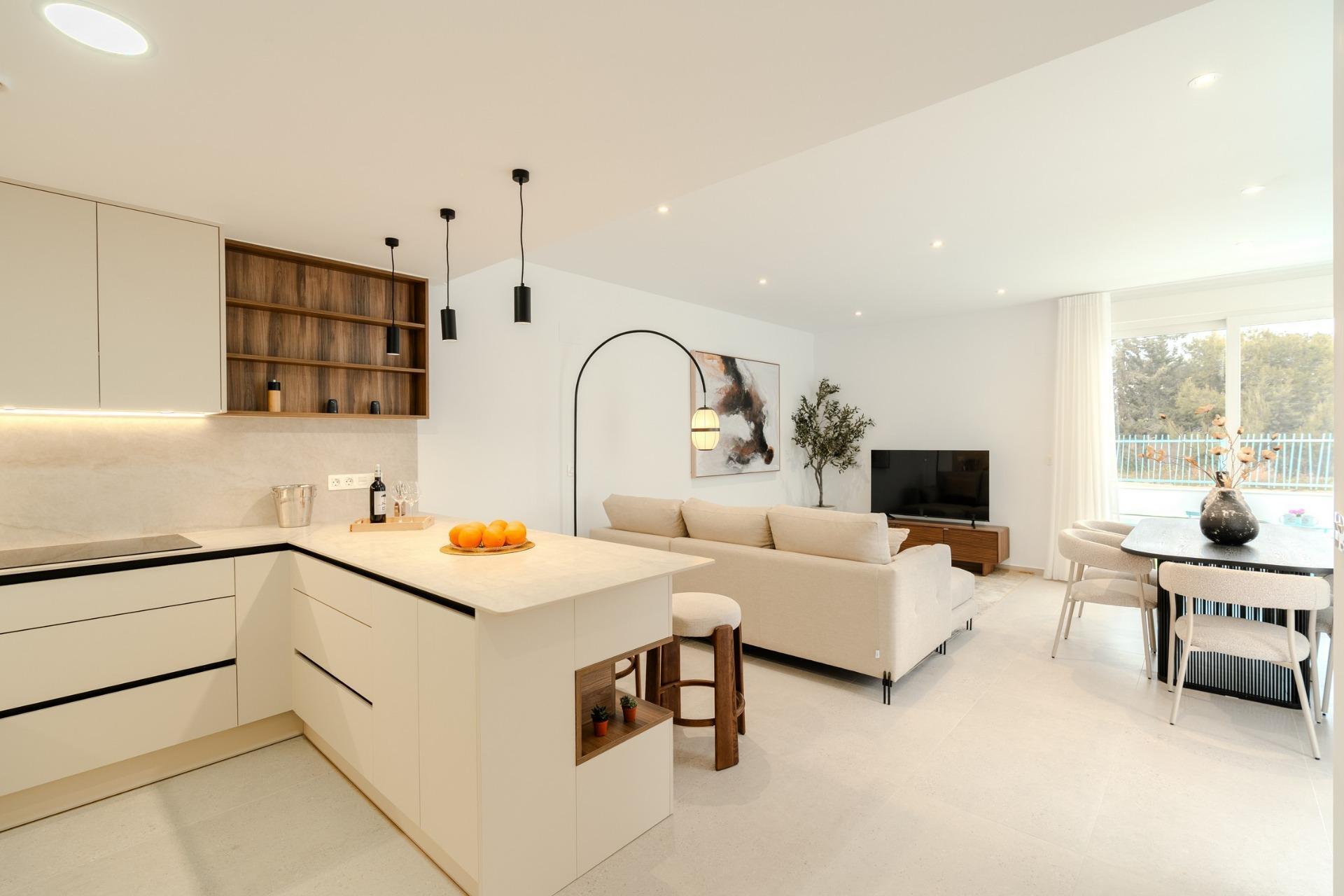 Villa Obra Nueva con Piscina Privada en Los Alcázares — 3 Dorm.