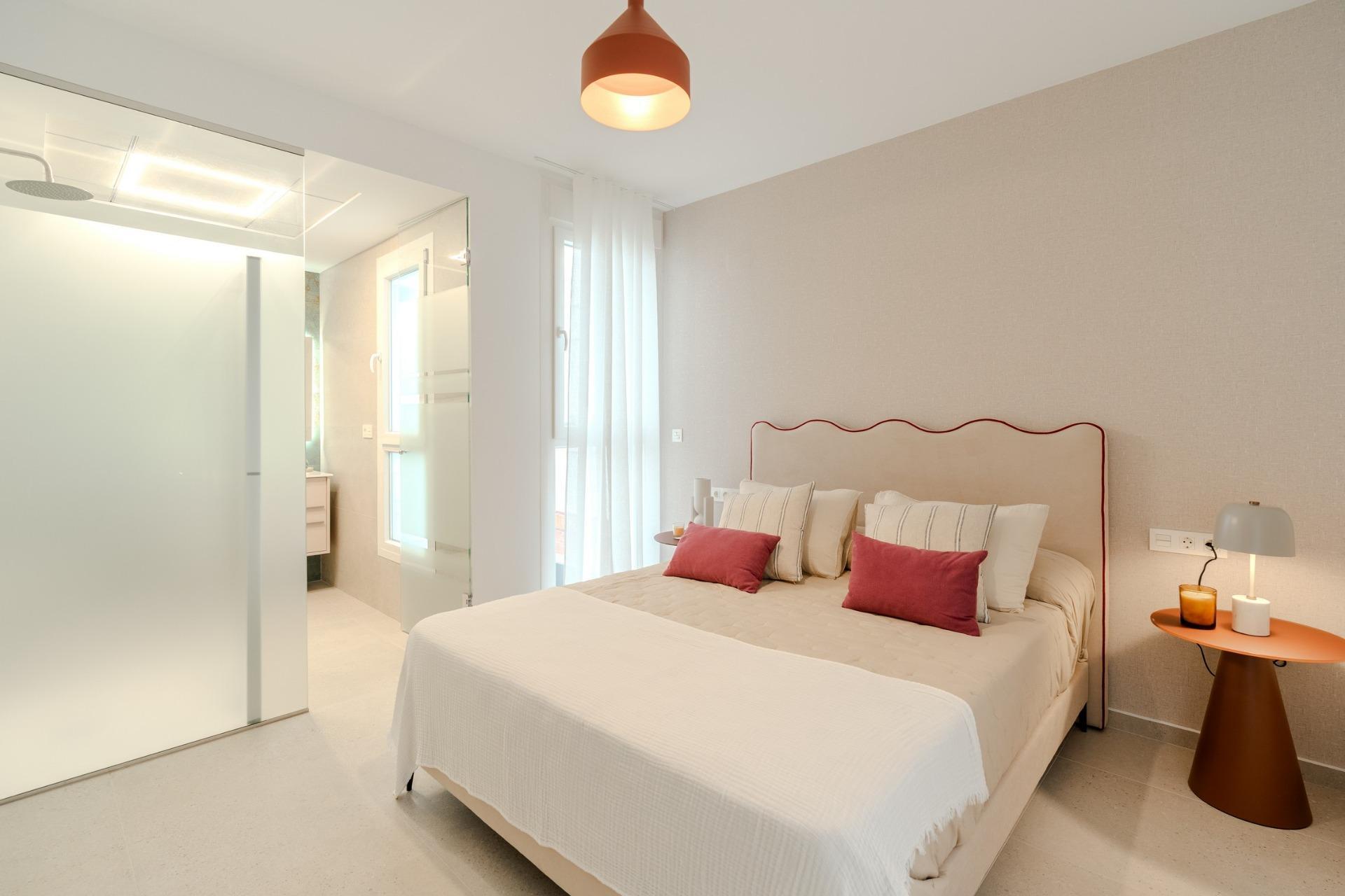 Villa Obra Nueva con Piscina Privada en Los Alcázares — 3 Dorm.