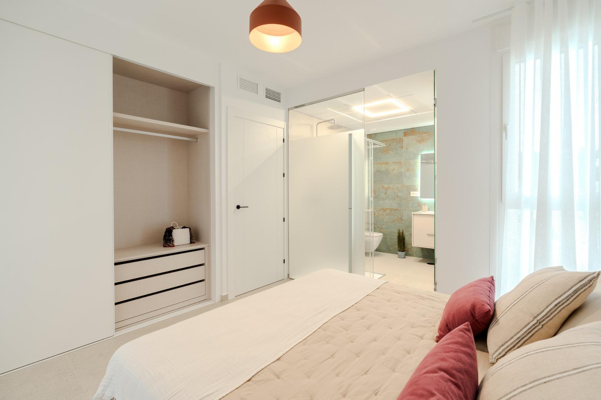 Villa Obra Nueva con Piscina Privada en Los Alcázares — 3 Dorm.