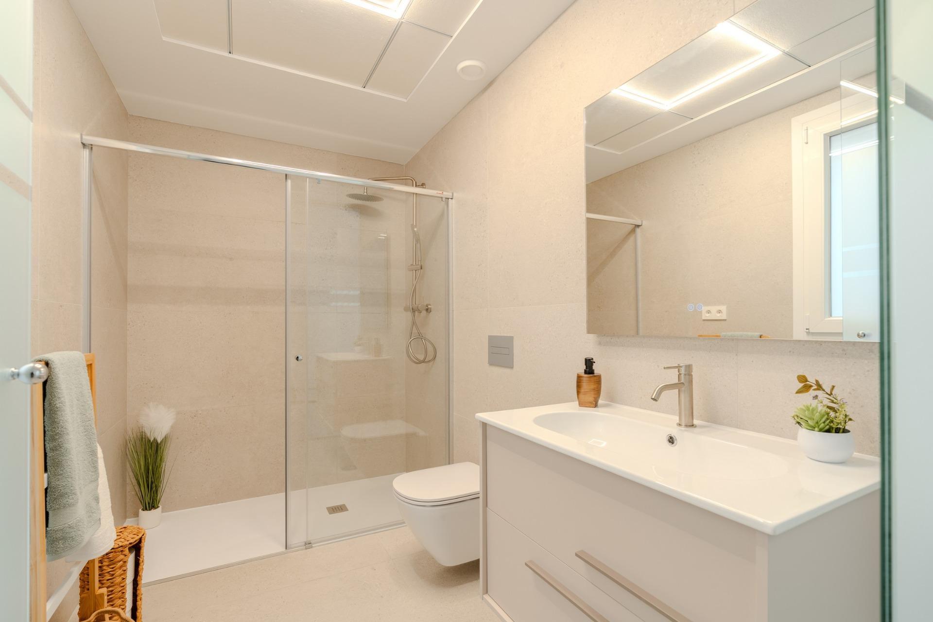Villa Obra Nueva con Piscina Privada en Los Alcázares — 3 Dorm.