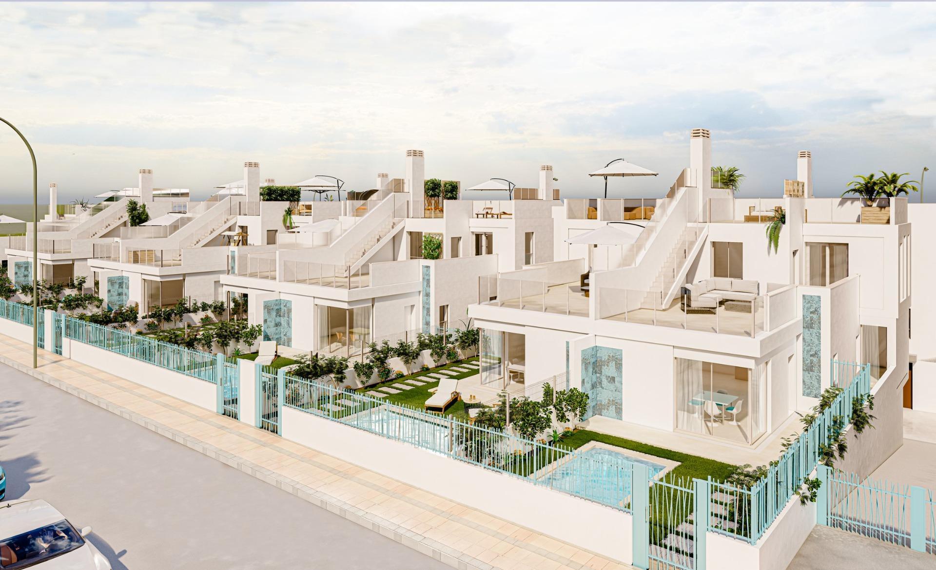 Villa Obra Nueva con Piscina Privada en Los Alcázares — 3 Dorm.