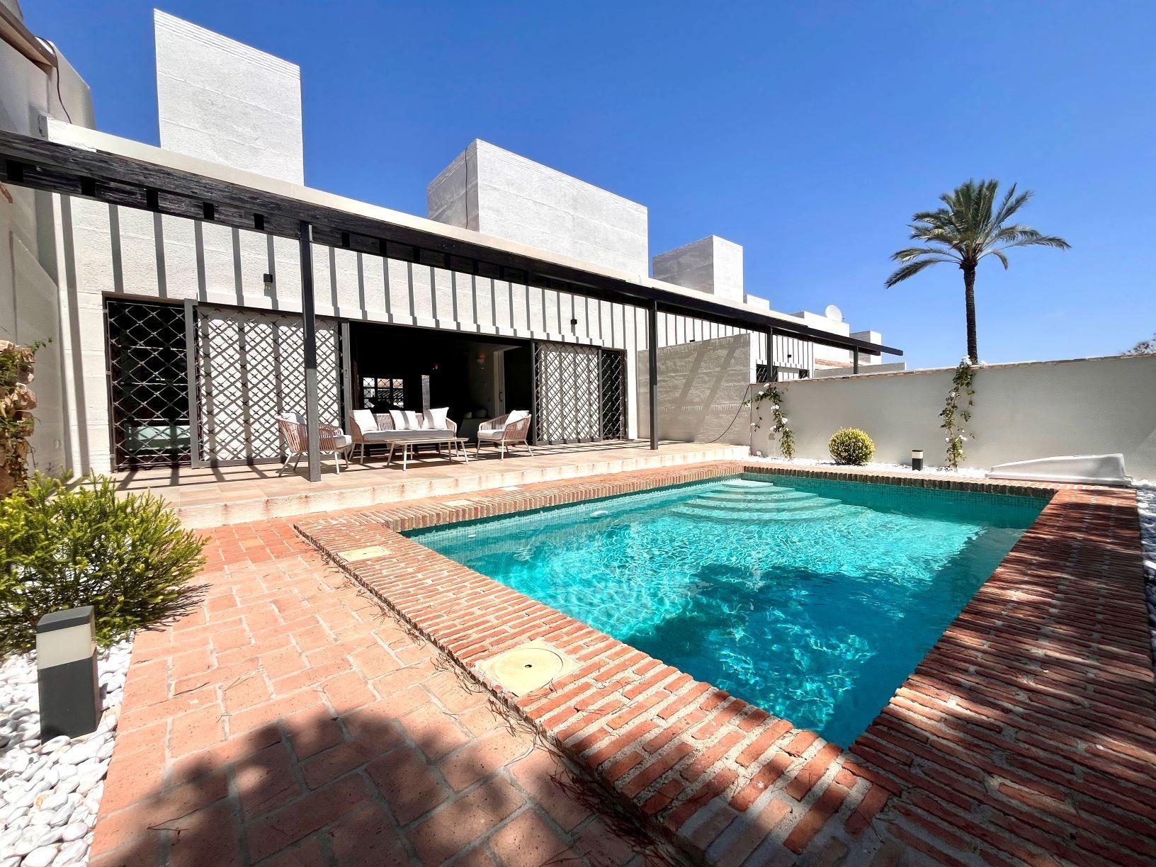 Casa Adosada con Piscina Privada en Sucina (Murcia) — Obra Nueva