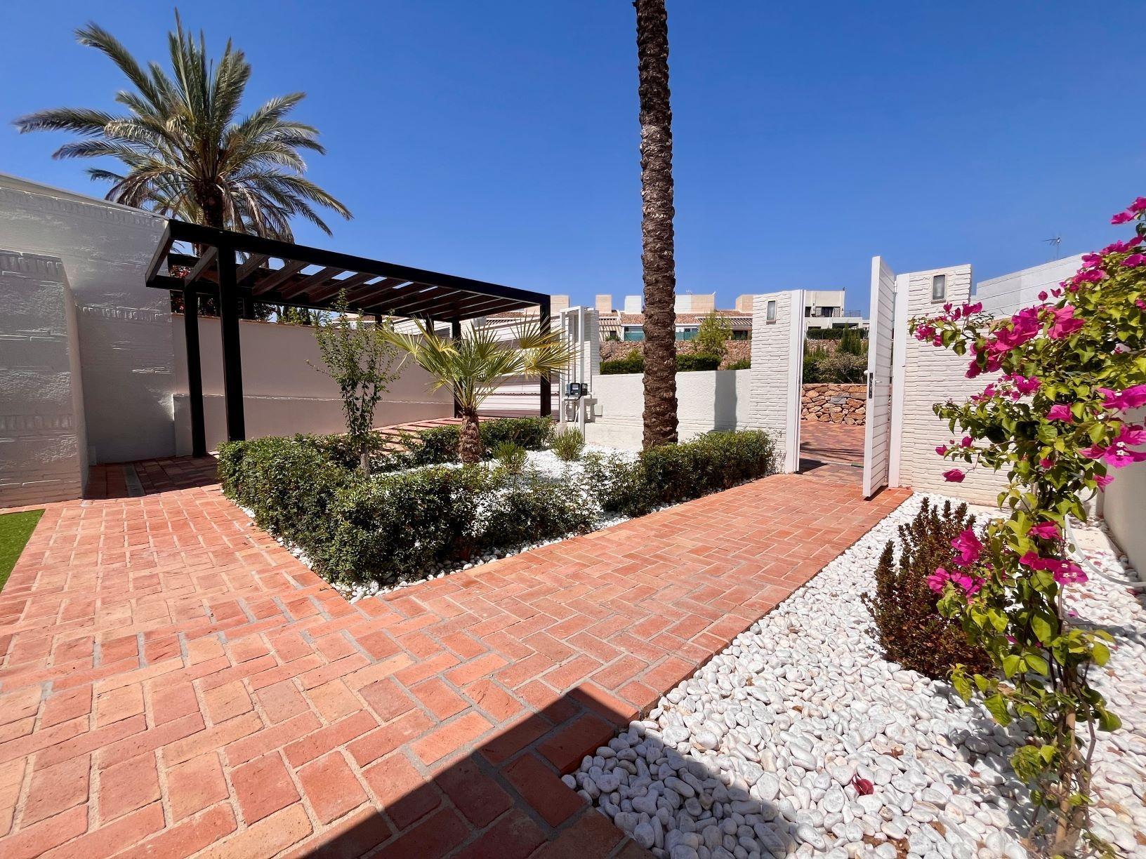 Casa Adosada con Piscina Privada en Sucina (Murcia) — Obra Nueva