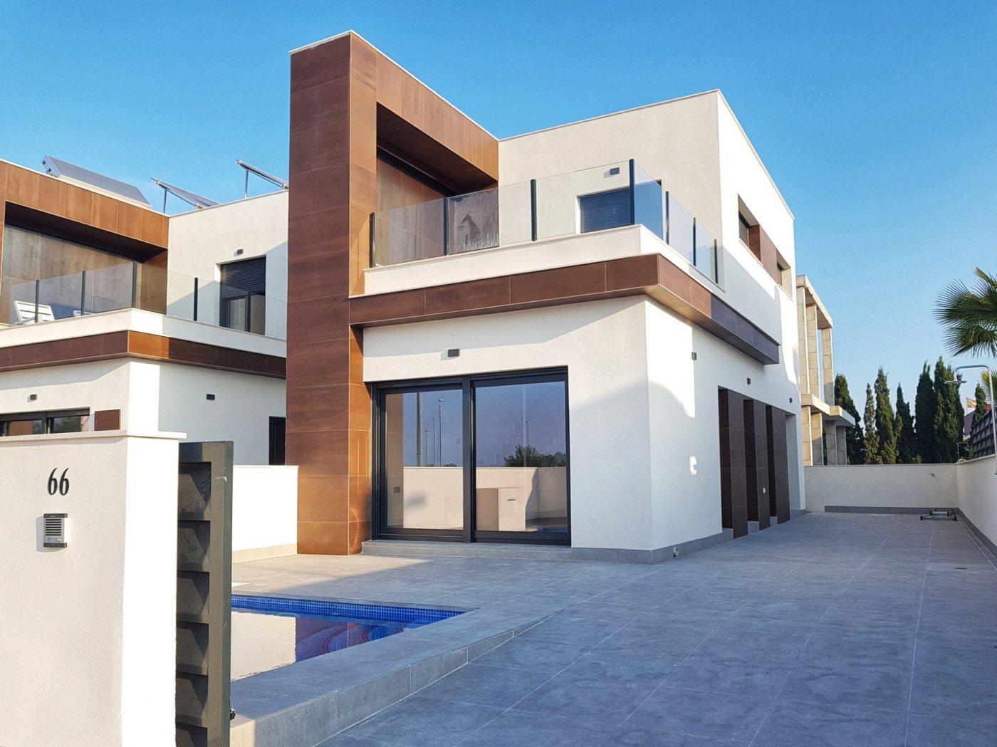 Villa en Daya Nueva