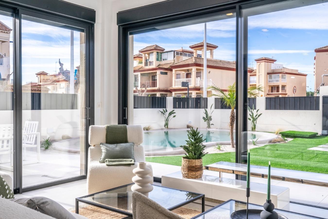 Villa obra nueva con piscina en Torre Pacheco — 3 dorm, 3 baños