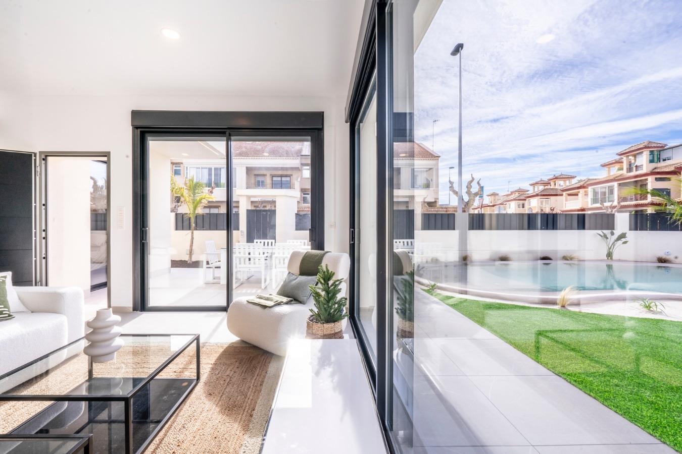 Villa obra nueva con piscina en Torre Pacheco — 3 dorm, 3 baños