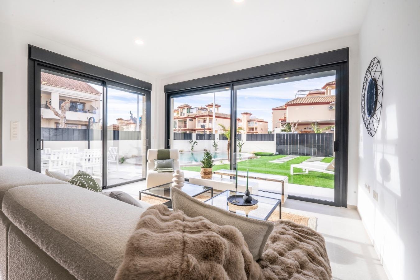Villa obra nueva con piscina en Torre Pacheco — 3 dorm, 3 baños