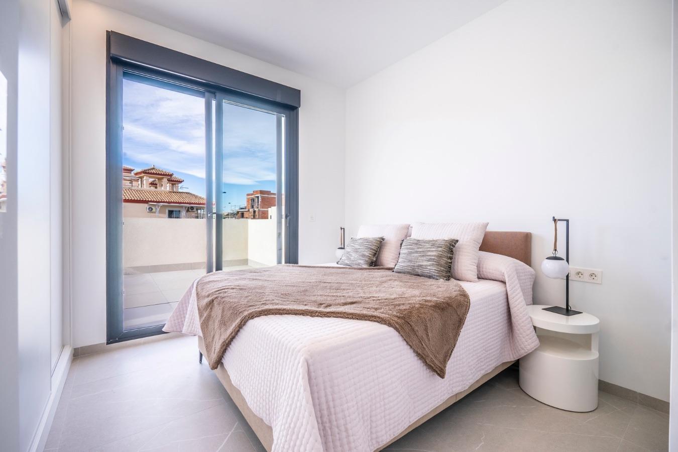 Villa obra nueva con piscina en Torre Pacheco — 3 dorm, 3 baños