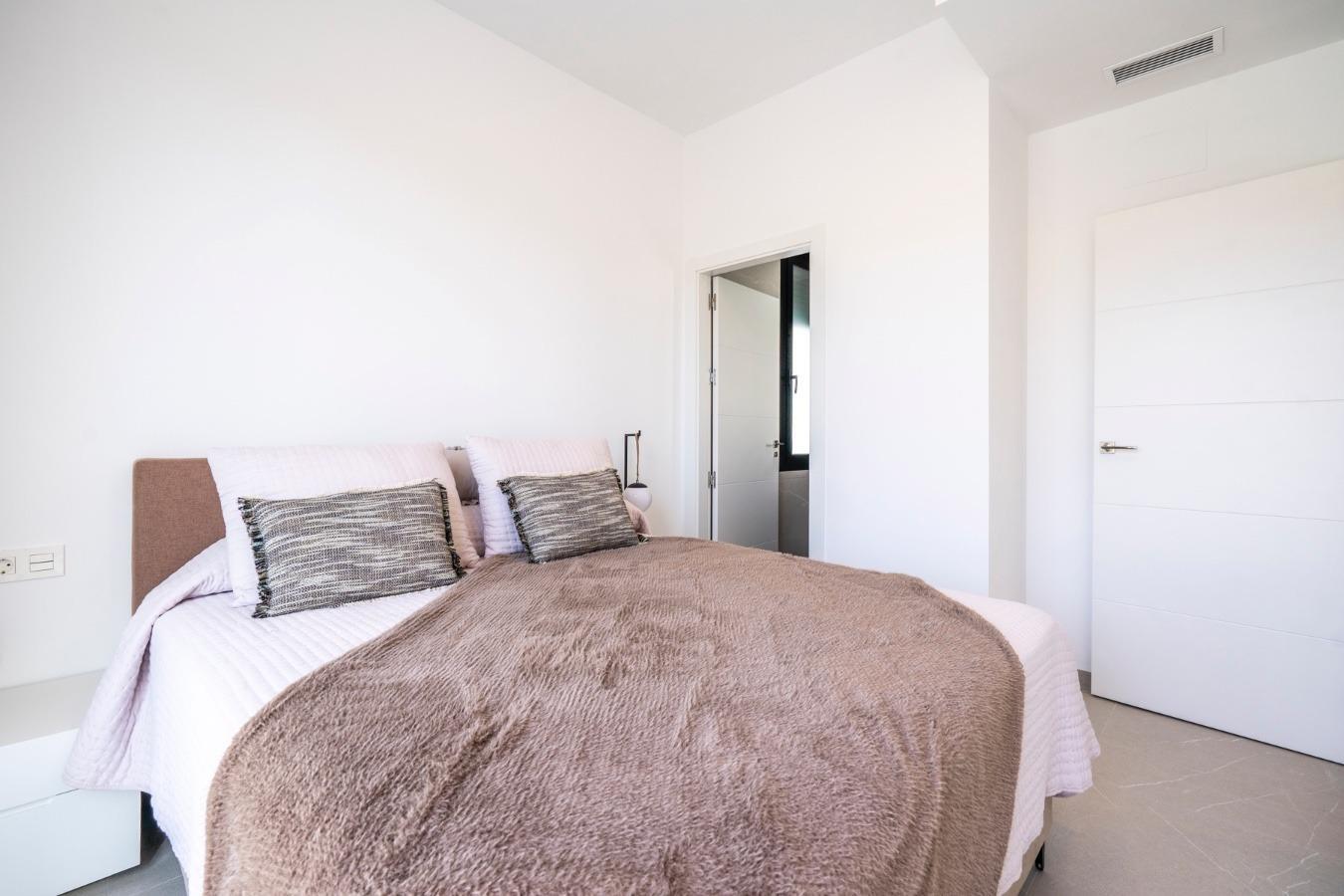Villa obra nueva con piscina en Torre Pacheco — 3 dorm, 3 baños