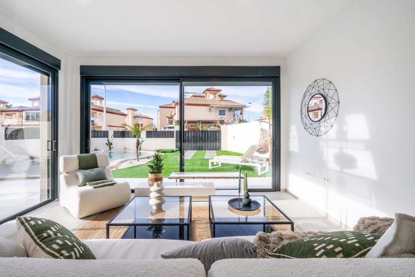 Villa obra nueva con piscina en Torre Pacheco — 3 dorm, 3 baños