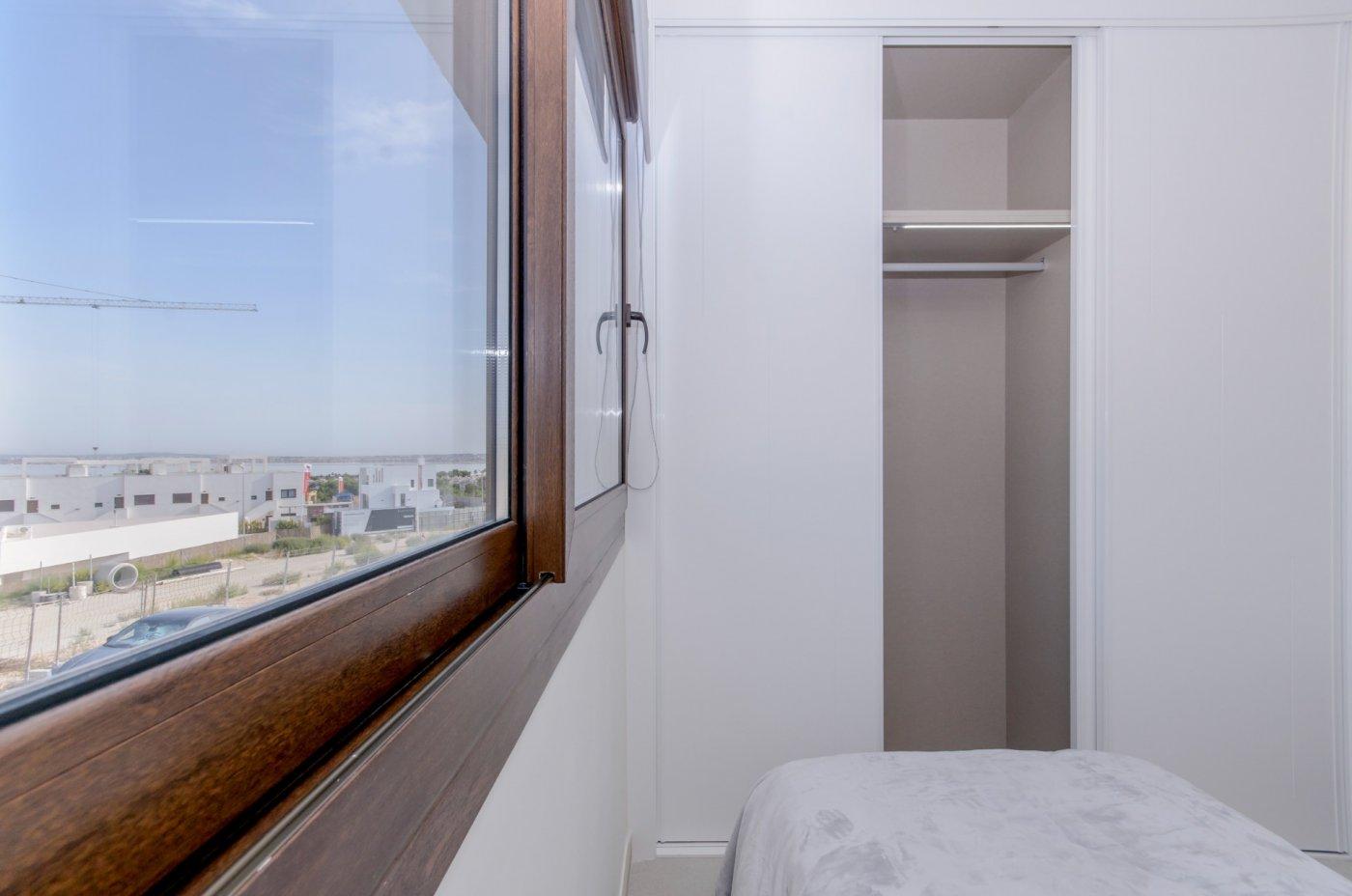 Chalet obra nueva con piscina privada en Torrevieja - ¡Tu hogar ideal!