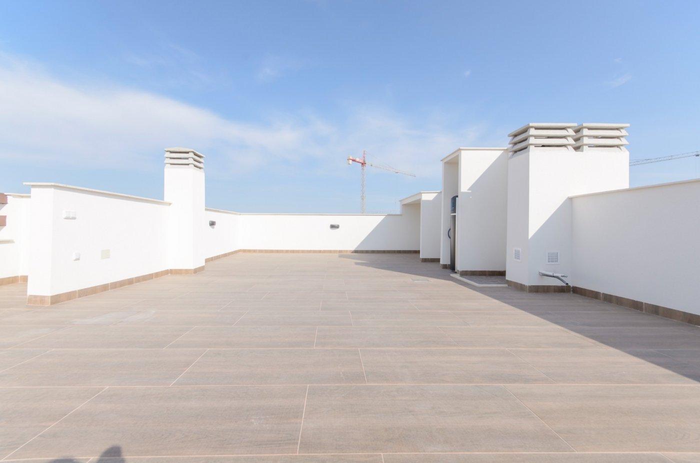 Chalet obra nueva con piscina privada en Torrevieja - ¡Tu hogar ideal!