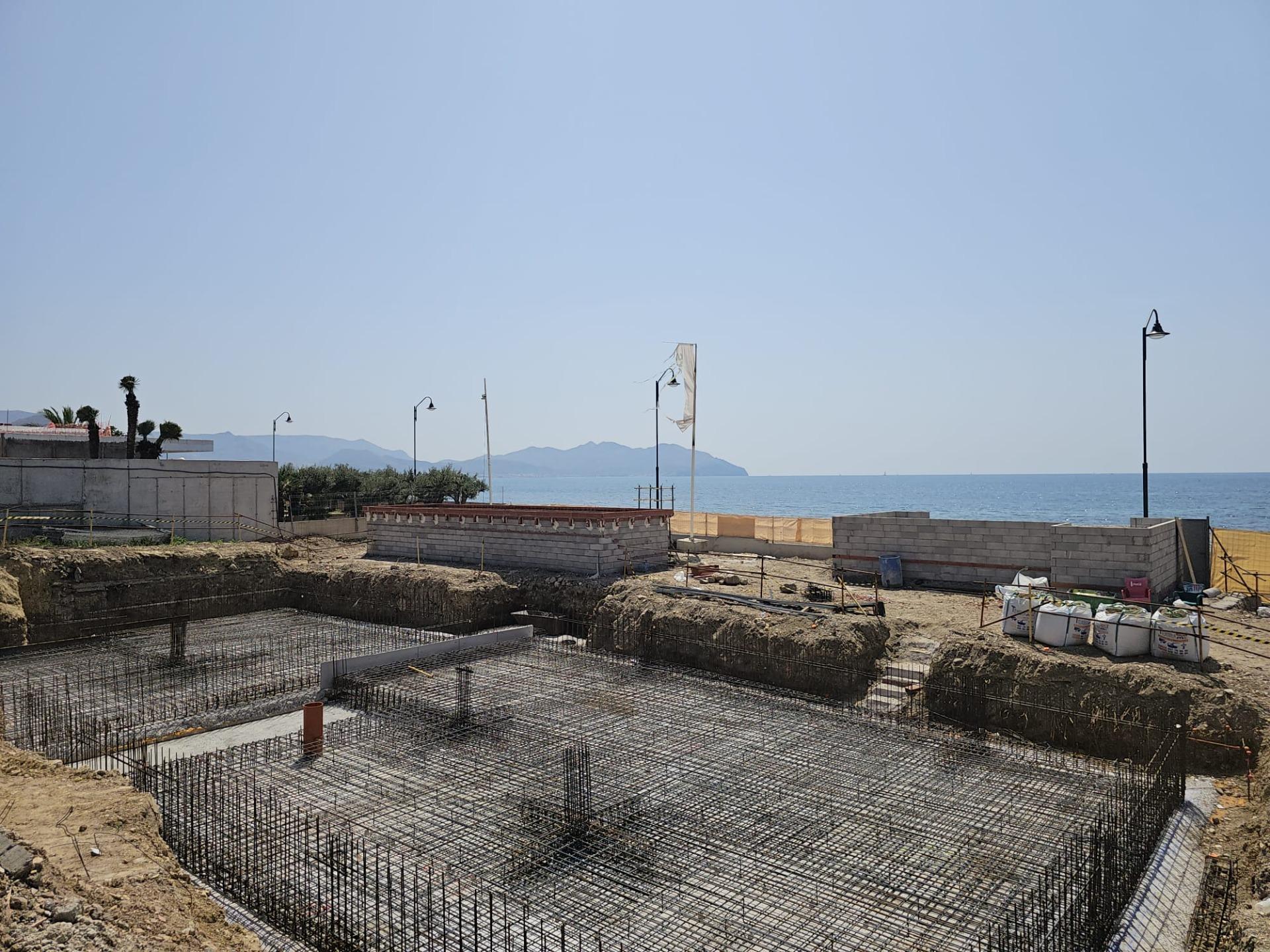 Villa Obra Nueva Primera Línea Playa Puerto de Mazarrón — Piscina y Solárium