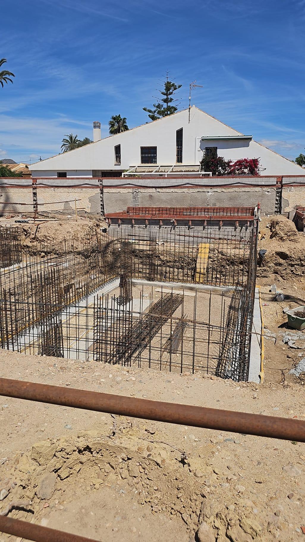 Villa Obra Nueva Primera Línea Playa Puerto de Mazarrón — Piscina y Solárium