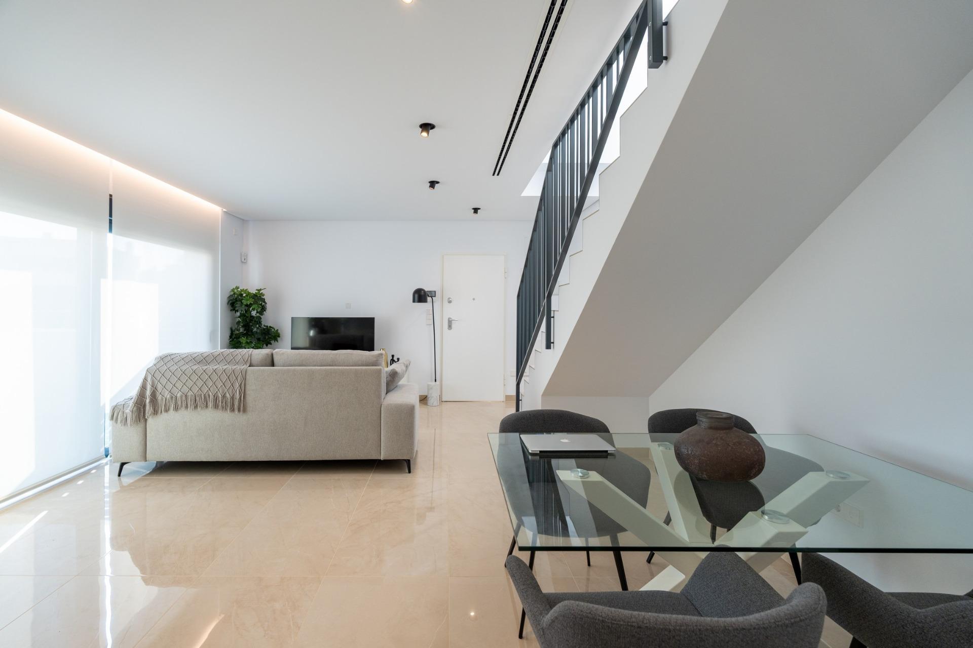 Villa Obra Nueva 3 Dorm. Piscina Privada en La Marina — Hogar Definitivo