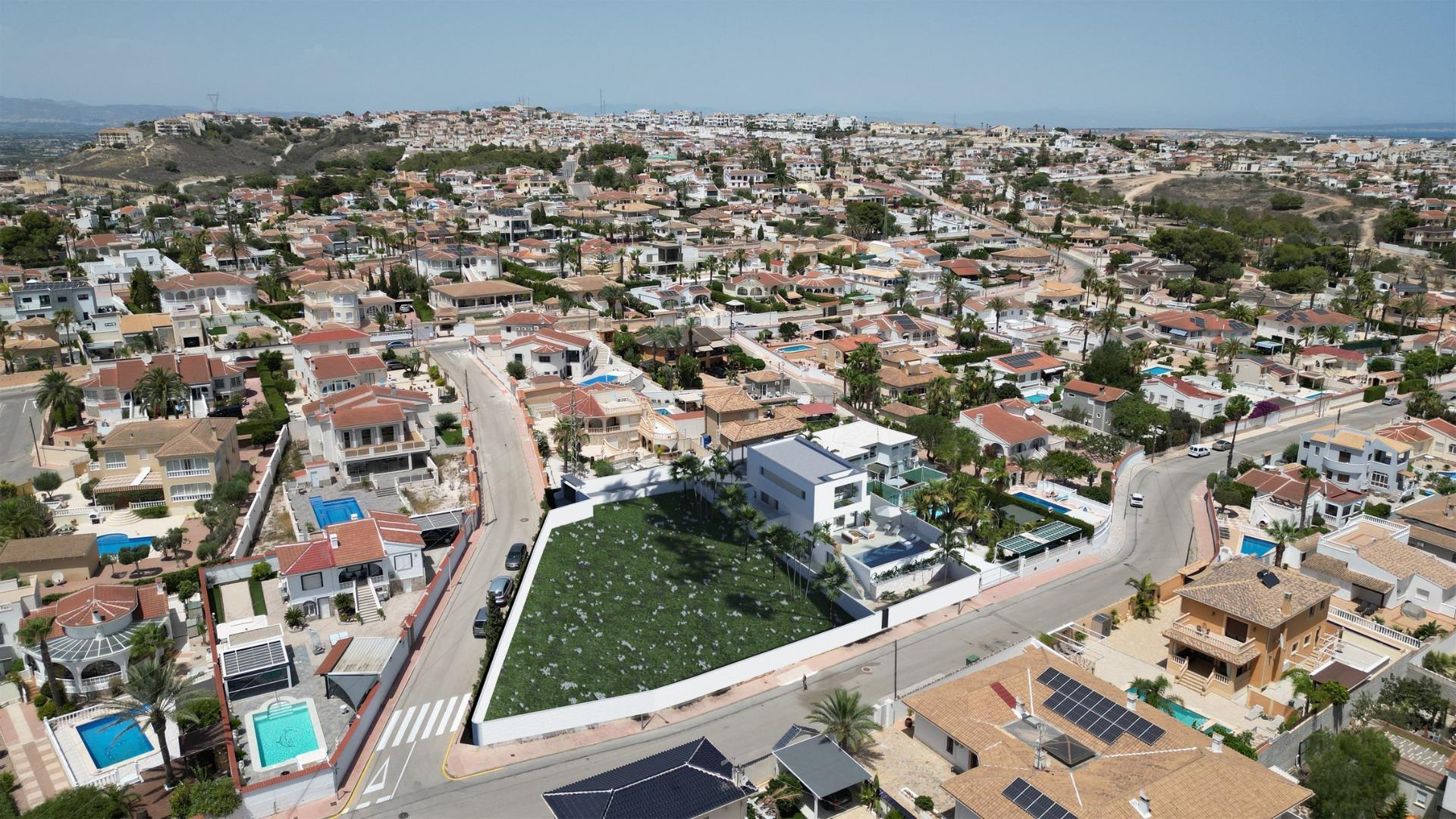Villa Obra Nueva con Piscina Privada en Ciudad Quesada - 3 Dorm.
