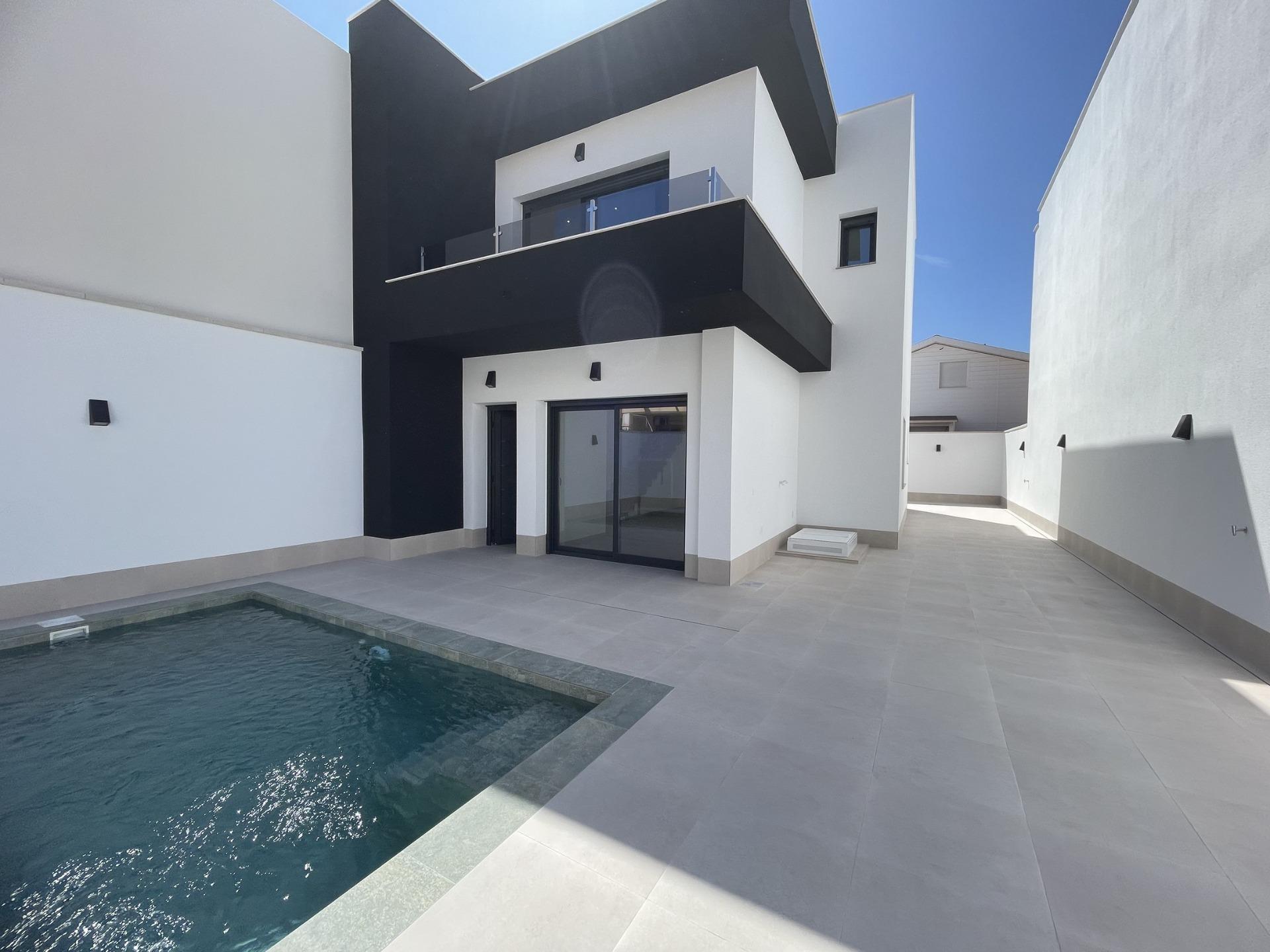 Villa Nueva con Piscina en Almoradí — Hogar de Lujo en Costa Blanca