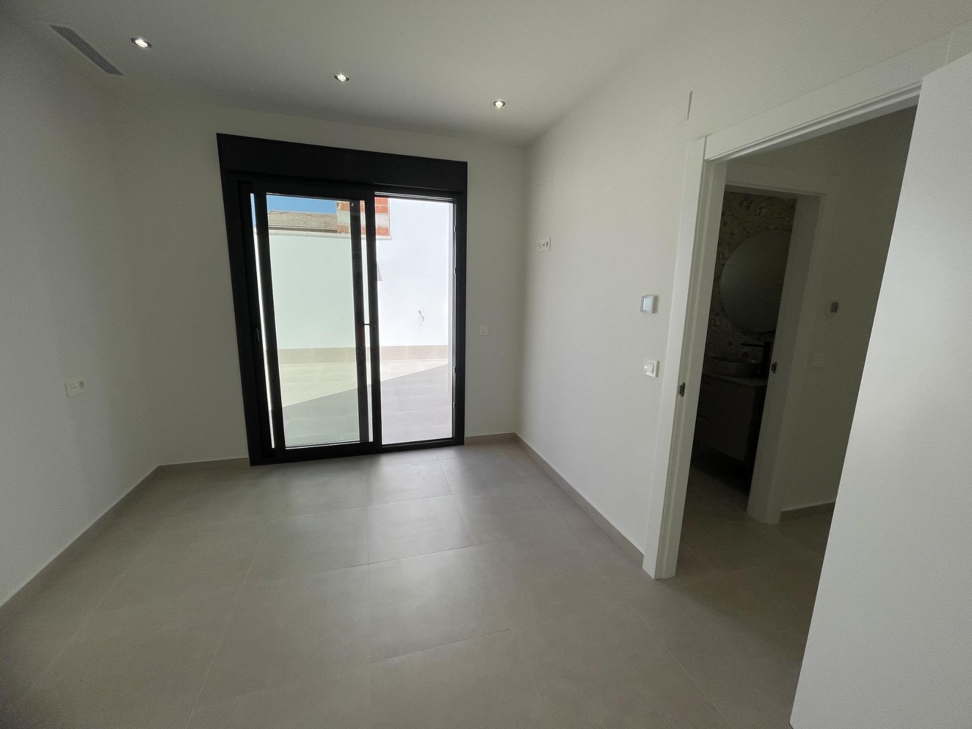Villa Nueva con Piscina en Almoradí — Hogar de Lujo en Costa Blanca