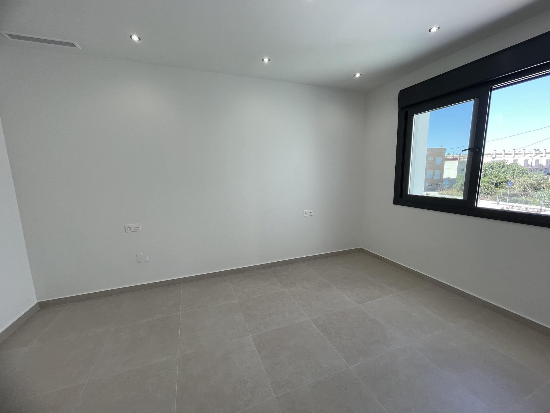 Villa Nueva con Piscina en Almoradí — Hogar de Lujo en Costa Blanca
