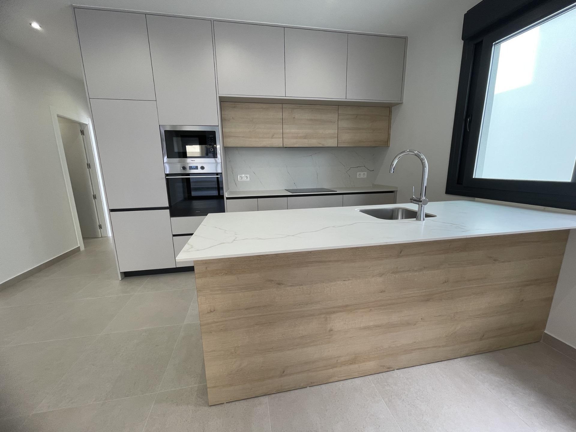 Villa Nueva con Piscina en Almoradí — Hogar de Lujo en Costa Blanca