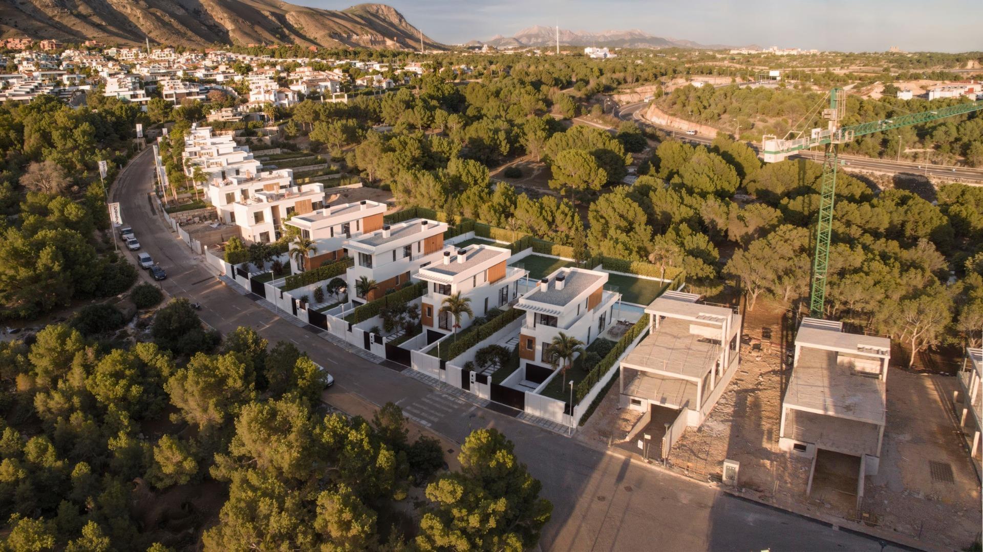 Villa Obra Nueva en Finestrat con Piscina Privada — 3 Dormitorios