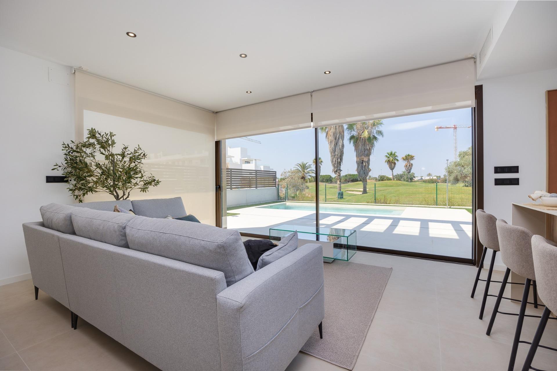 Villa Obra Nueva con Piscina Privada en Los Alcázares — Golf La Serena