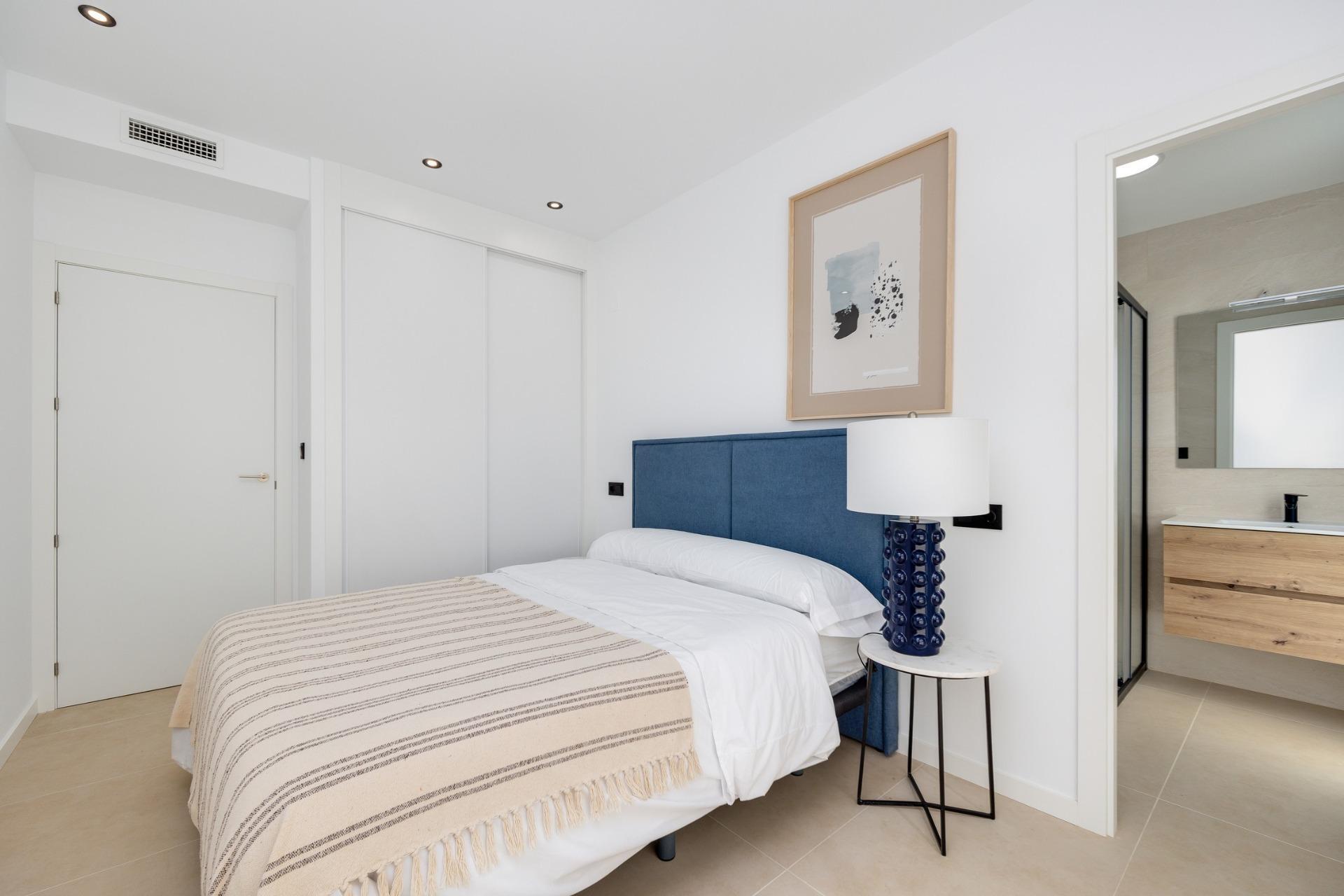 Villa Obra Nueva con Piscina Privada en Los Alcázares — Golf La Serena