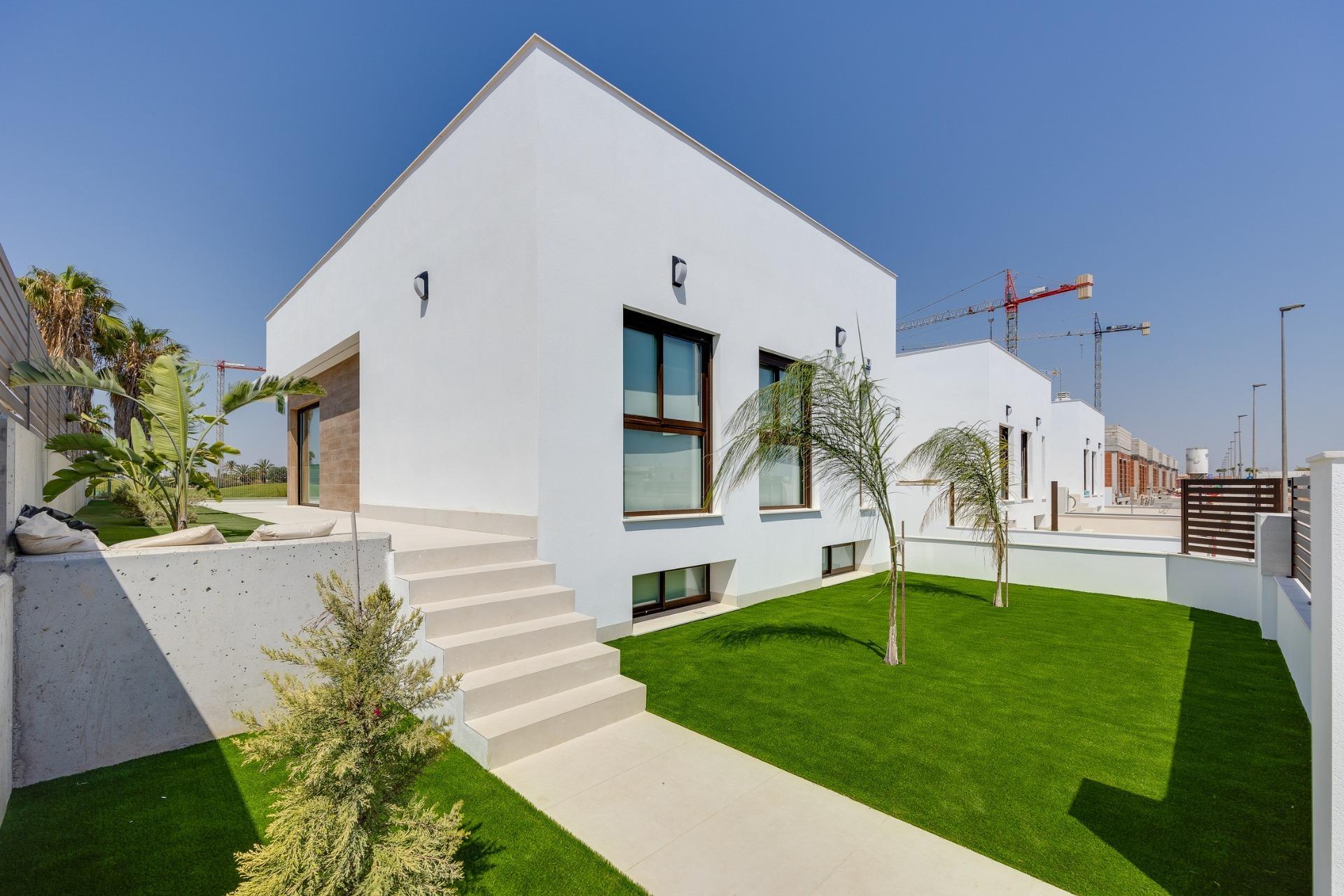 Villa Obra Nueva con Piscina Privada en Los Alcázares — Golf La Serena