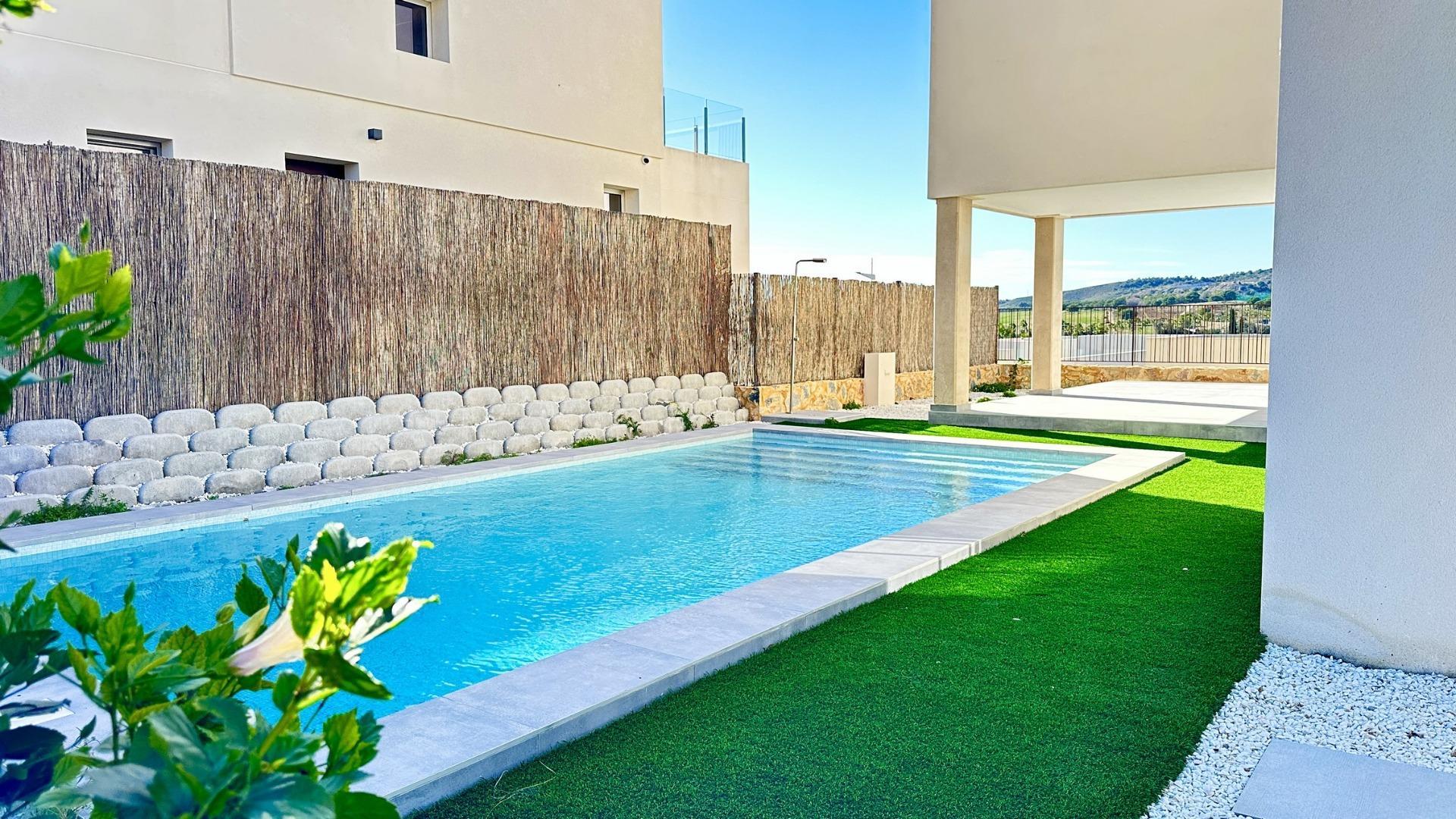 Villa en Algorfa