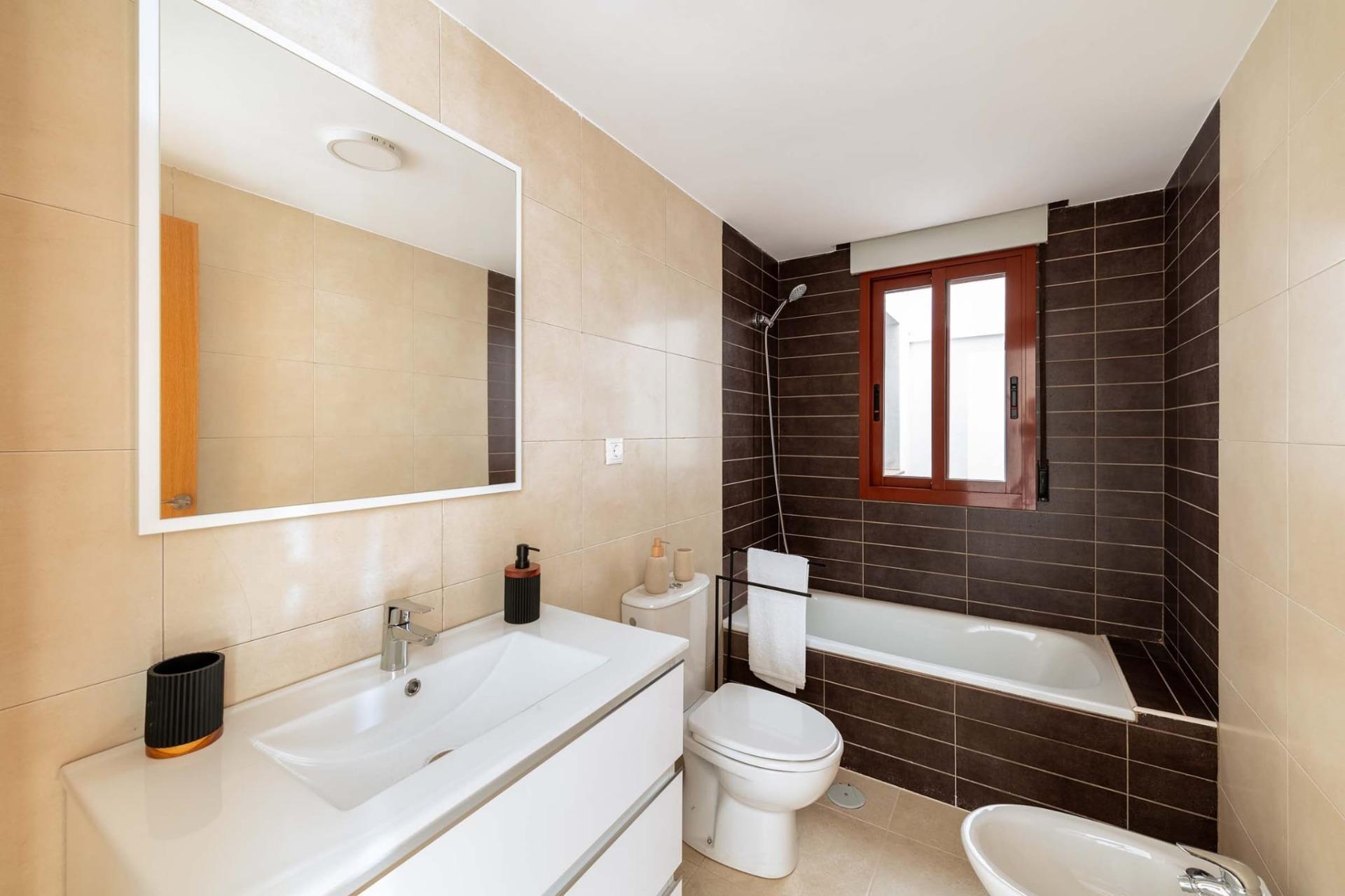 Apartamento Obra Nueva en Avileses — 2 Dormitorios, Cerca de Golf y Playa