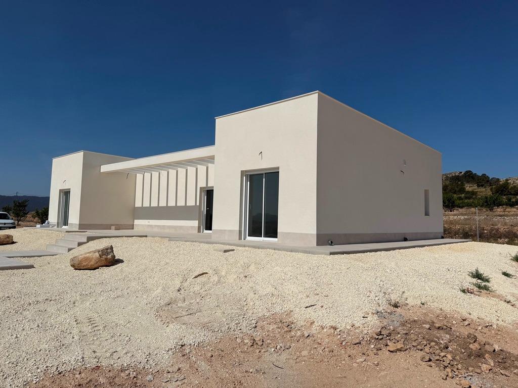 Villa Obra Nueva 3 Hab con Piscina en Pinoso — Tu Hogar Definitivo