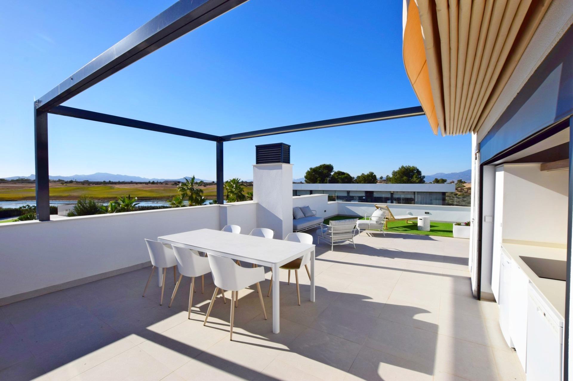 Villa Nueva con Piscina Privada en Alhama de Murcia — 3 Dorm.