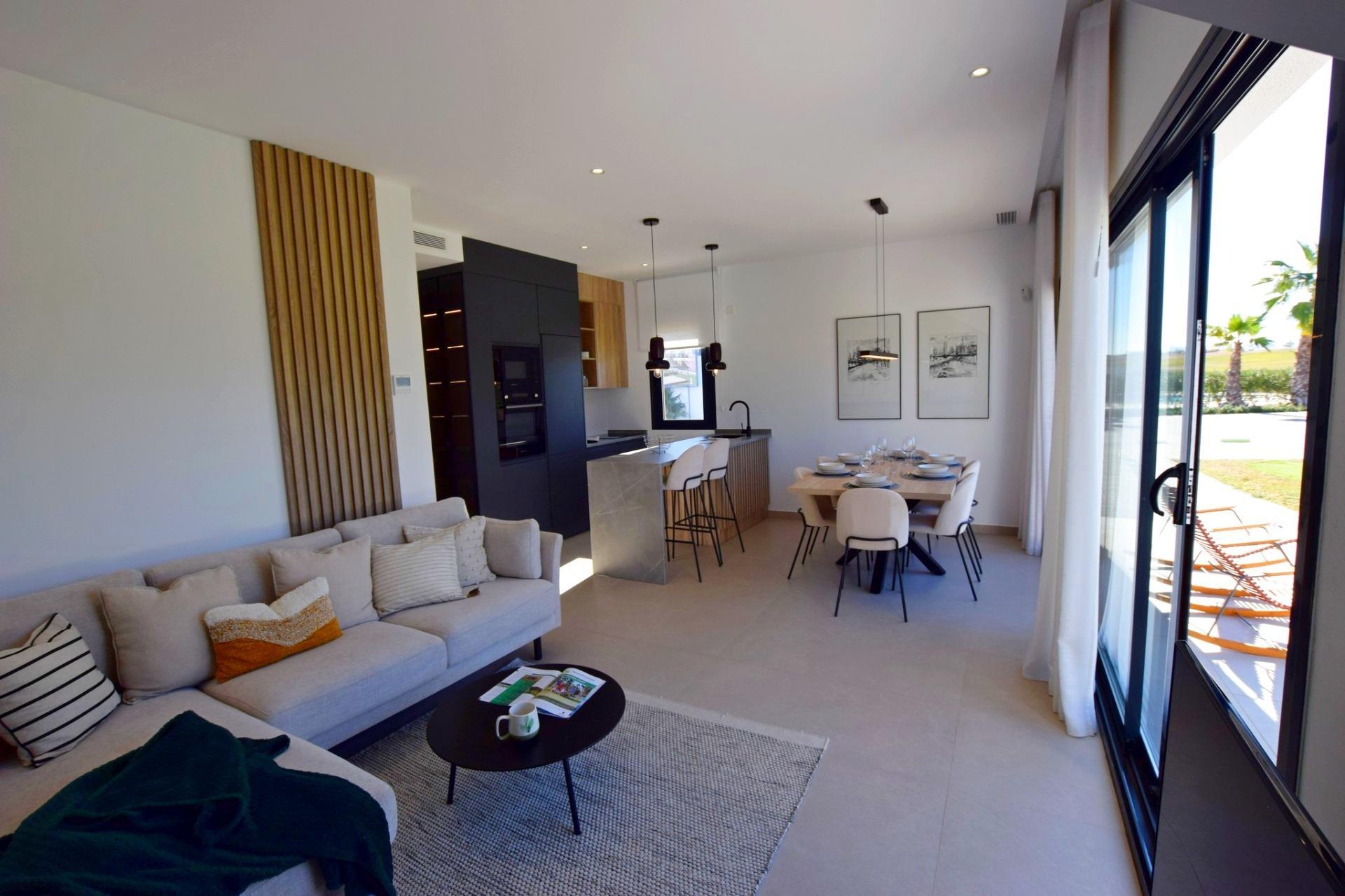 Villa Nueva con Piscina Privada en Alhama de Murcia — 3 Dorm.