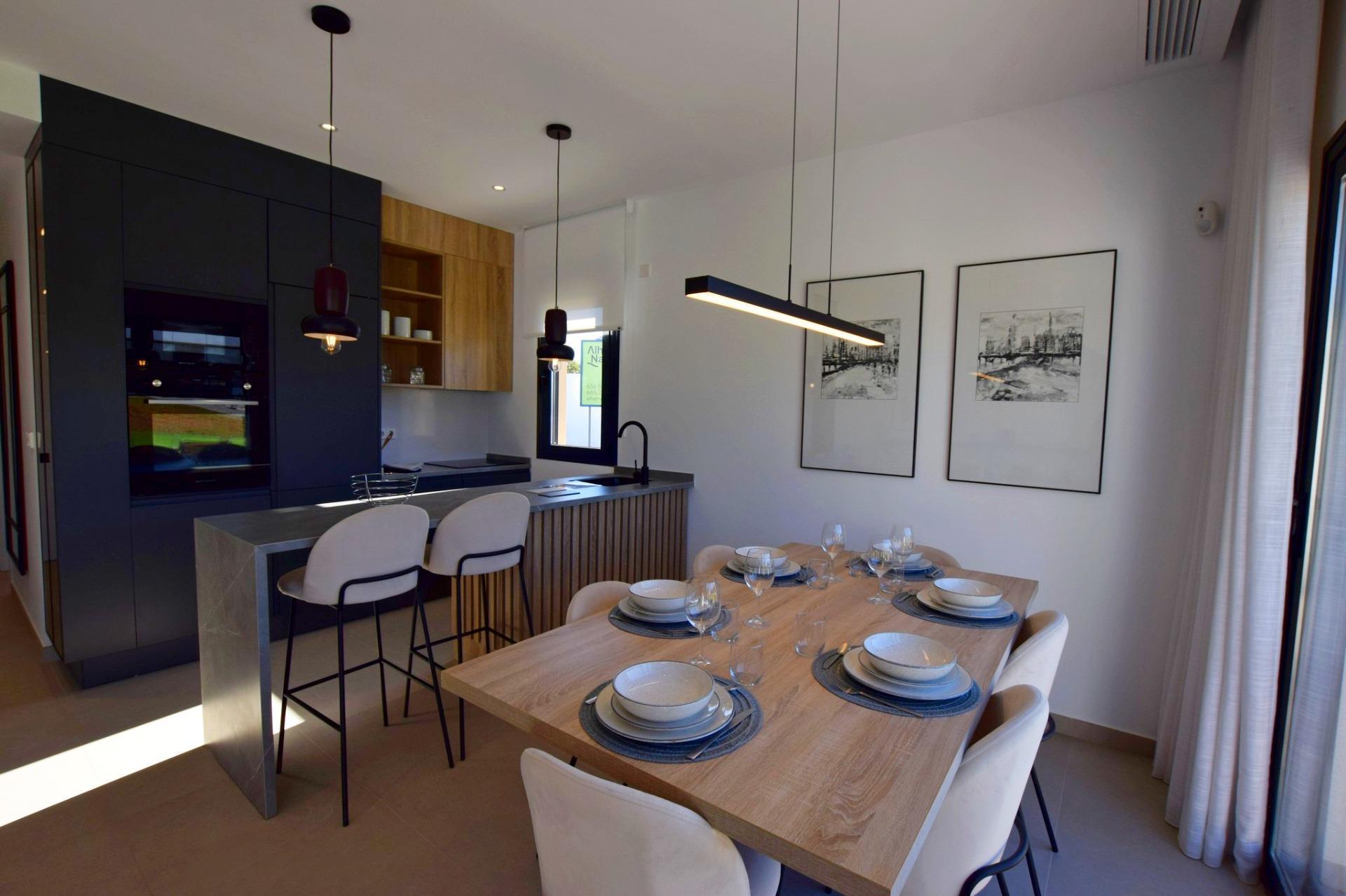 Villa Nueva con Piscina Privada en Alhama de Murcia — 3 Dorm.