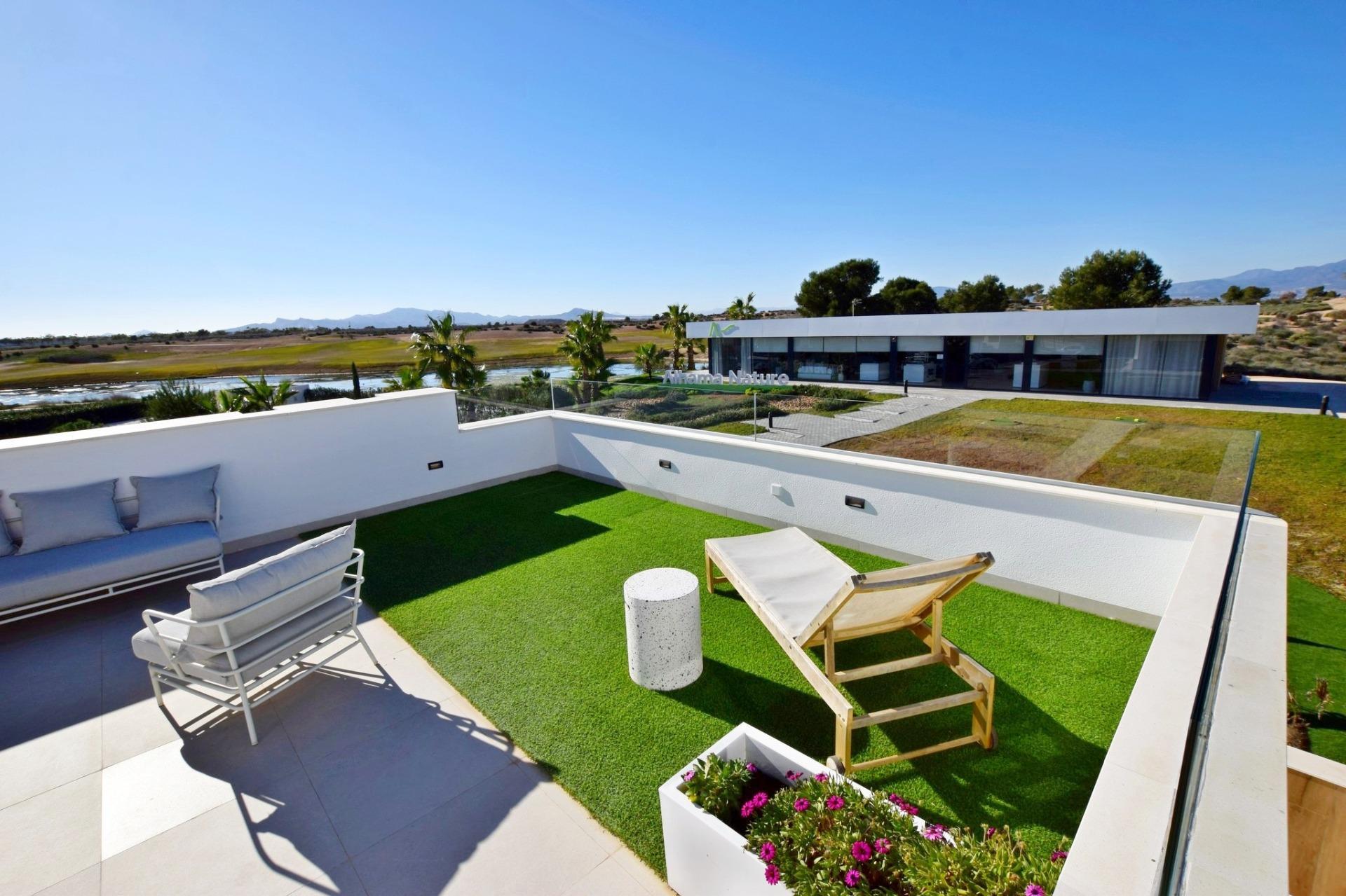 Villa obra nueva con piscina privada en Alhama De Murcia — 3 hab.