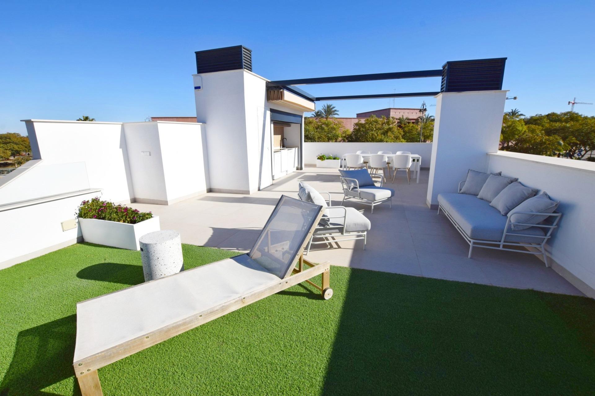 Villa obra nueva con piscina privada en Alhama De Murcia — 3 hab.